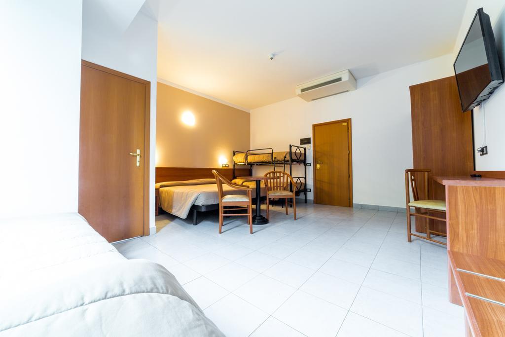 Meridiana Family & Nature Hotel مارينا روميا الغرفة الصورة